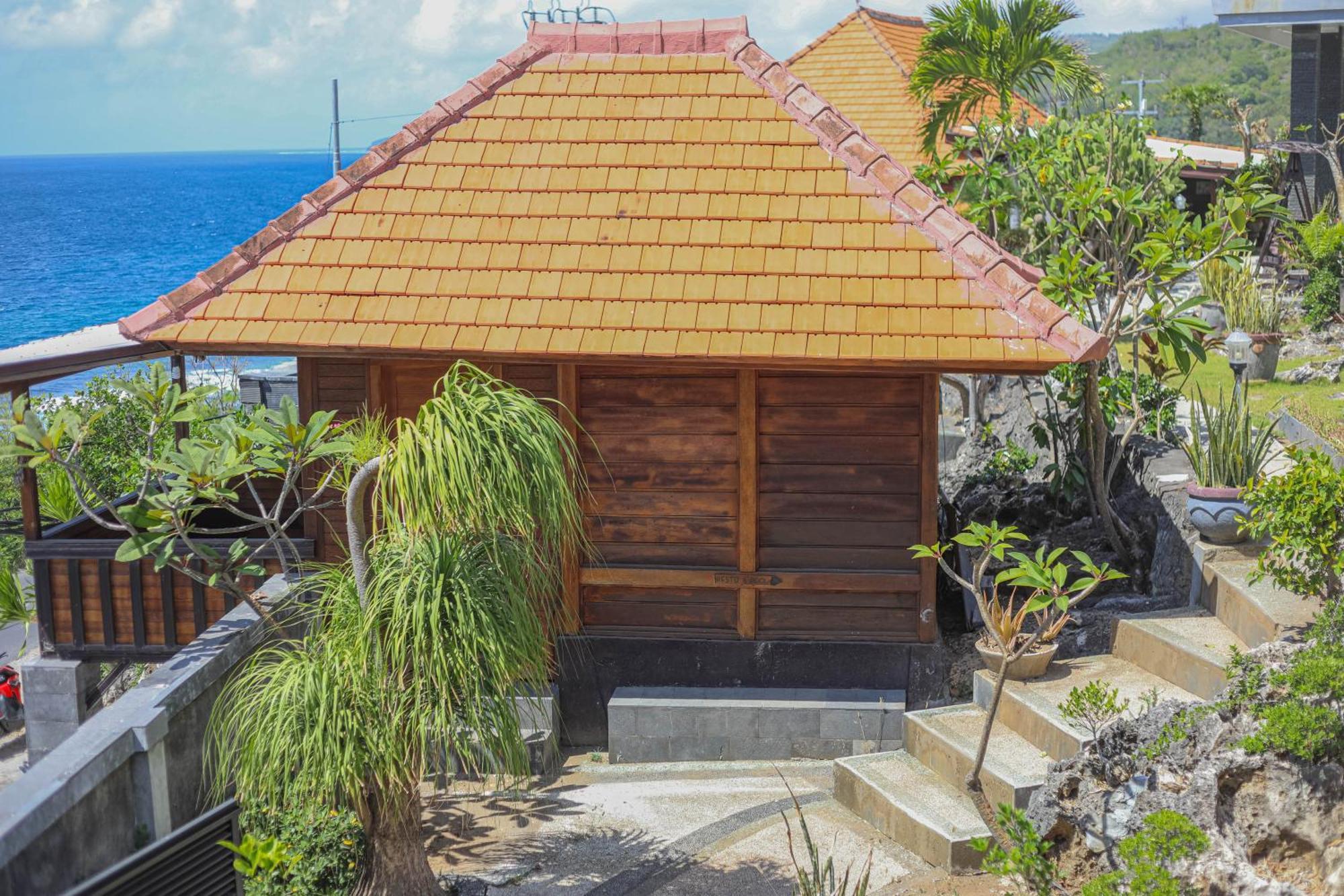 Manta Cottages With Sea View Batununggul Exterior photo