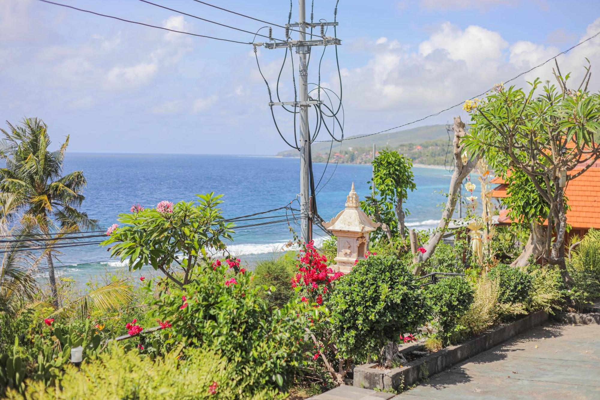 Manta Cottages With Sea View Batununggul Exterior photo
