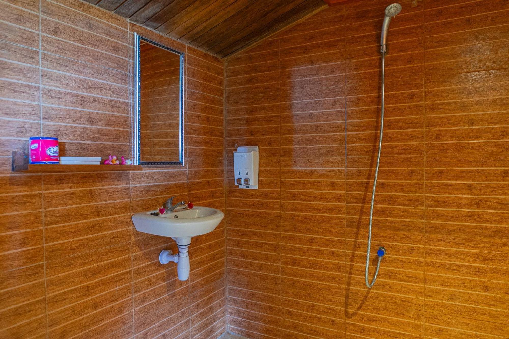 Manta Cottages With Sea View Batununggul Exterior photo